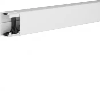 Hager kaapelikanava LFH4006009016 halogeeniton 40x60mm liikenteenvalkoinen 2m
