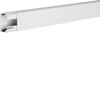 Hager kaapelikanava LF3004509016 30x45mm liikenteenvalkoinen (RAL 9016)