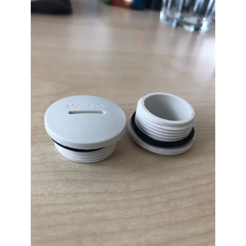 ALLNET asennusaukkotulppa M25x1,5 2-osainen sarja O-renkaalla (M25x1,5-Blindplug-2Set)