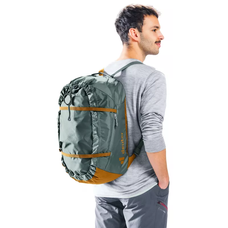 Deuter Gravity Rope Bag 45L - tukeva kiipeilyreppu, jossa integroitu köysialusta
