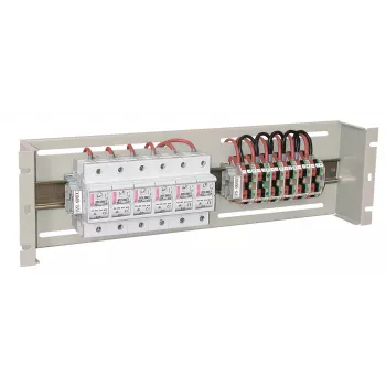 EFB-Elektronik 19 tuuman 3U virranjakelu / suojakatkaisinkotelo, RAL 9005 syvänmusta