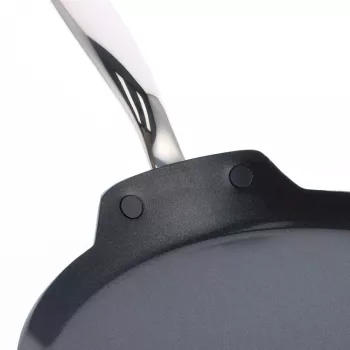 GreenPan Barcelona Pro ohukaispannu 24 cm musta
