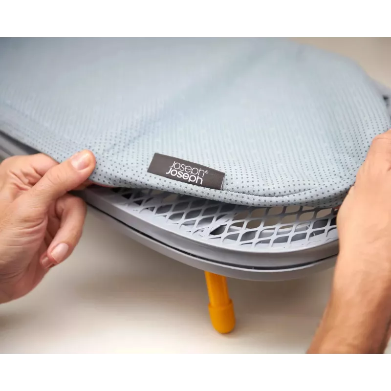 Joseph Joseph Pocket harmaa silityslauta päällinen