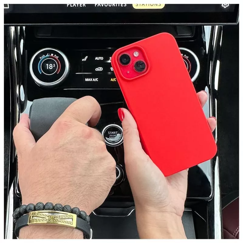 Evelatus Apple iPhone 13 Premium Soft Touch silikonikotelo kiinanpunainen