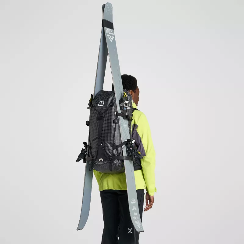 Berghaus Mtn Guide F45+ AF reppu - musta/musta