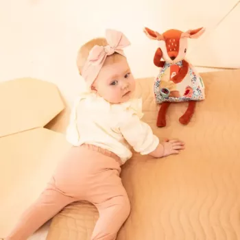 Lilliputiens aktiviteettilelu peilillä kukkuu Stella-kauris 6 kk+