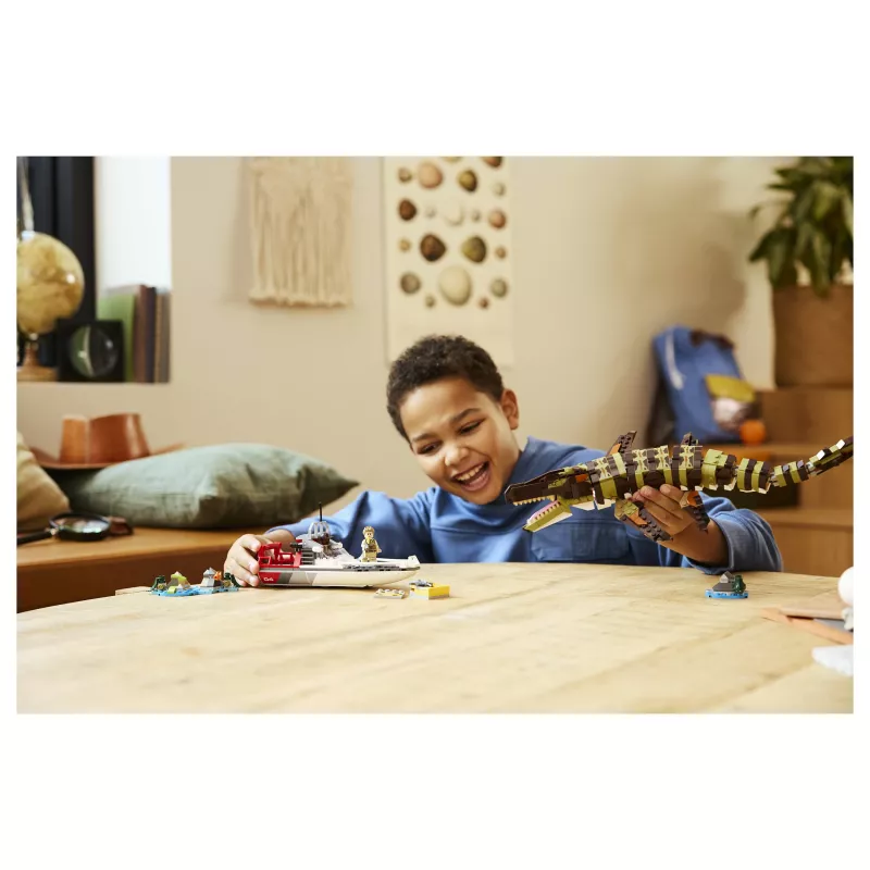 LEGO Jurassic World 76974 Tehtävä veneellä ja Mosasaurus-malli