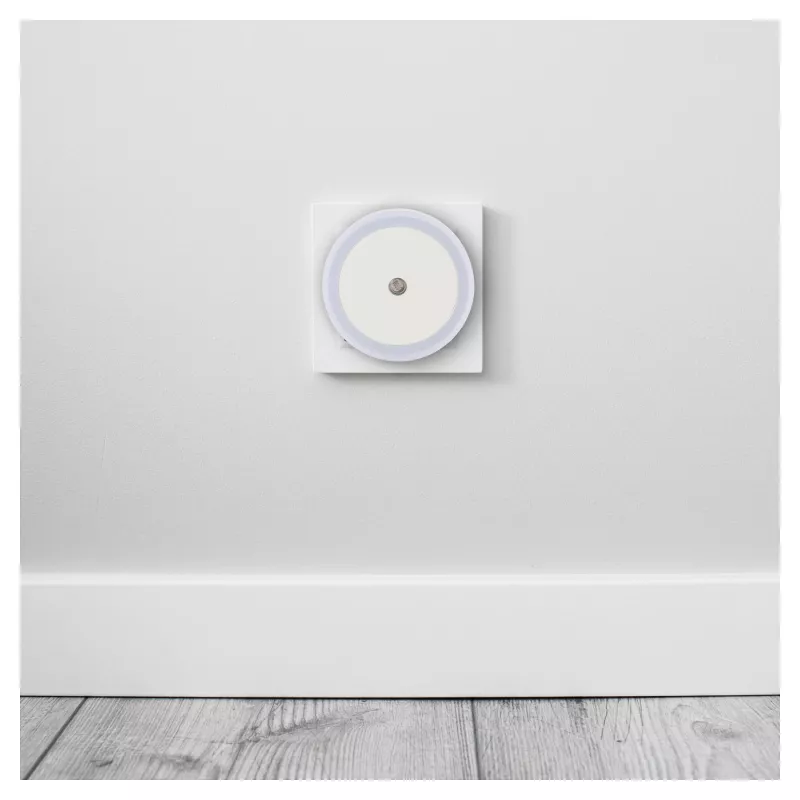 ENTAC LED yövalo 0,5W pyöreä lämminvalkoinen hämäräkytkimellä