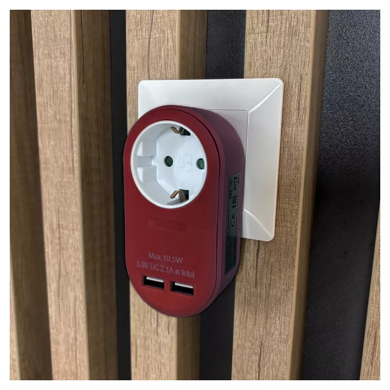 ENTAC pistorasiasovitin 2x USB-A:lla burgundi