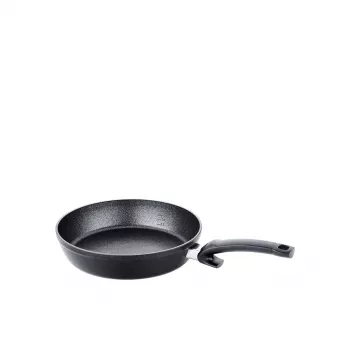 Fissler Adamant Comfort 28 cm paistinpannu, alumiini, tarttumaton, induktiokäyttöön sopiva, musta/hopea