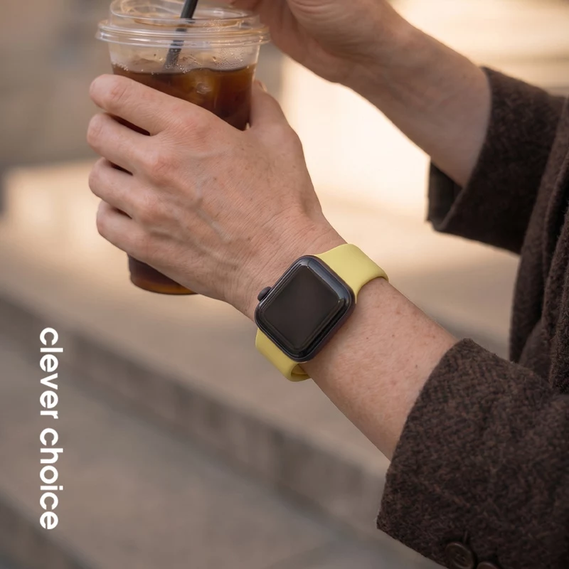 Crong Liquid -ranneke Apple Watch 38/40/41/42 mm (olkikelta)