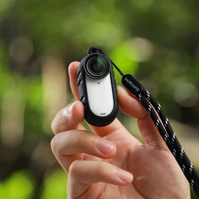 SUNNYLIFE silikoninen suojakotelo objektiivinsuojuksella Insta360 Go 3s - musta