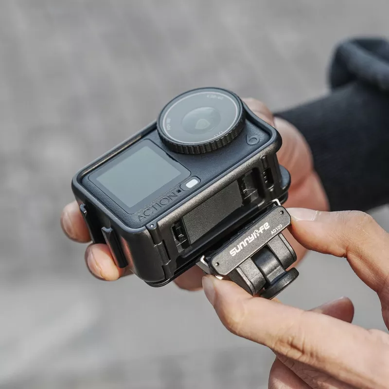 SUNNYLIFE kehyskiinnitys + aurinkosuoja DJI Osmo Action 6 / OA6-BK143-D
