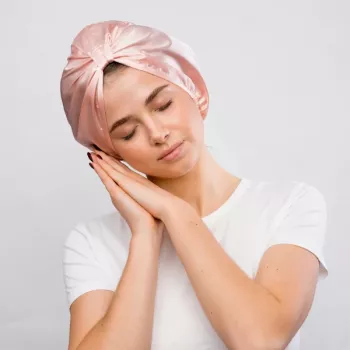 GLOV satiiniyömyssy kiharoille ja muotoilluille hiuksille - anti-frizz, kitkan vähennys, pinkki