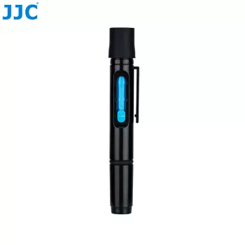 JJC objektiivinpuhdistuskynä hiilikärjellä ja sisäänvedettävällä harjalla kameraoptiikoille