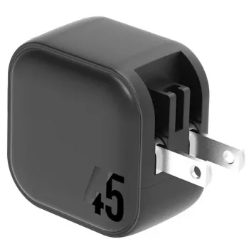 ENERGEA Travelite GAN45 45W GaN USB-C kaksiporttinen matkalaturi US+EU-sovittimilla, musta