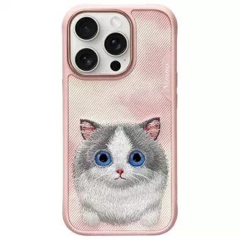 Nimmy Big Eyed Pet 2.0 Cat -kotelo Apple iPhone 16 Pro Max 6,9