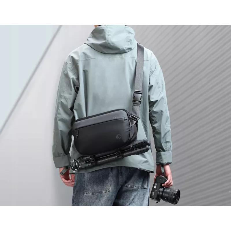 Ulanzi PB038 Travel Sling Bag V2 – musta, 7L, vedenhylkivä