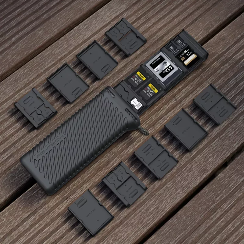 PGYTECH CreateMate muistikorttikotelo USB-C-kortinlukijalla, Space Gray