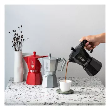 Bialetti MOKA EXCLUSIVE 6 kupin liesiespressokeitin, musta (9066)