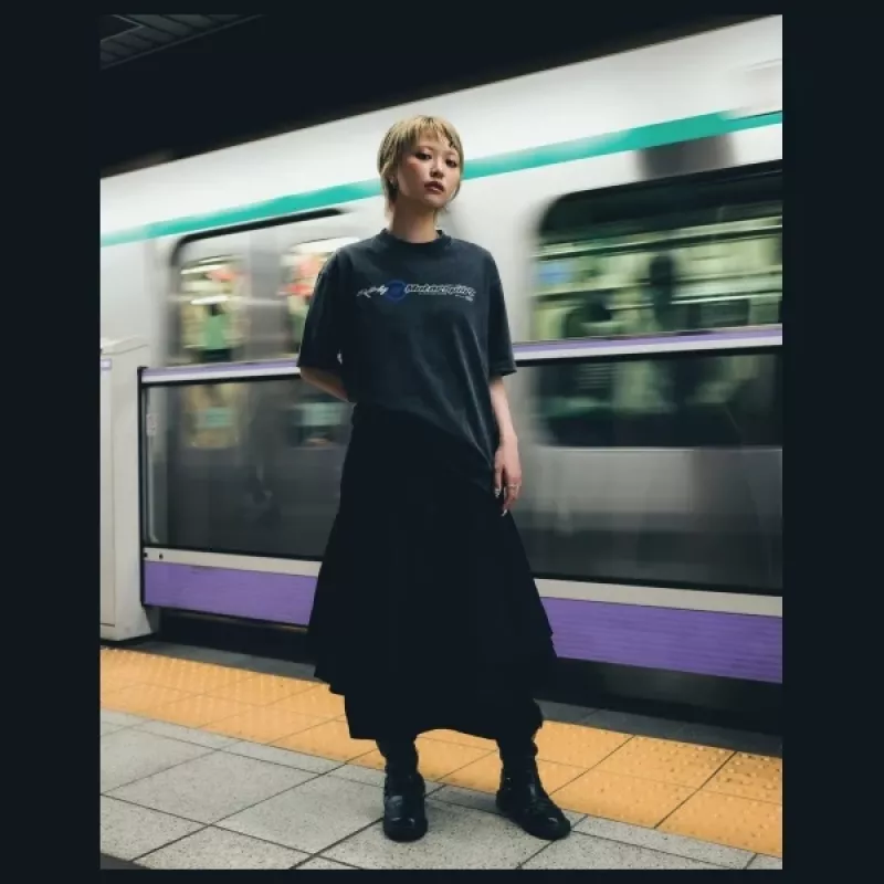 Skinarma Asphalt T-paita L musta