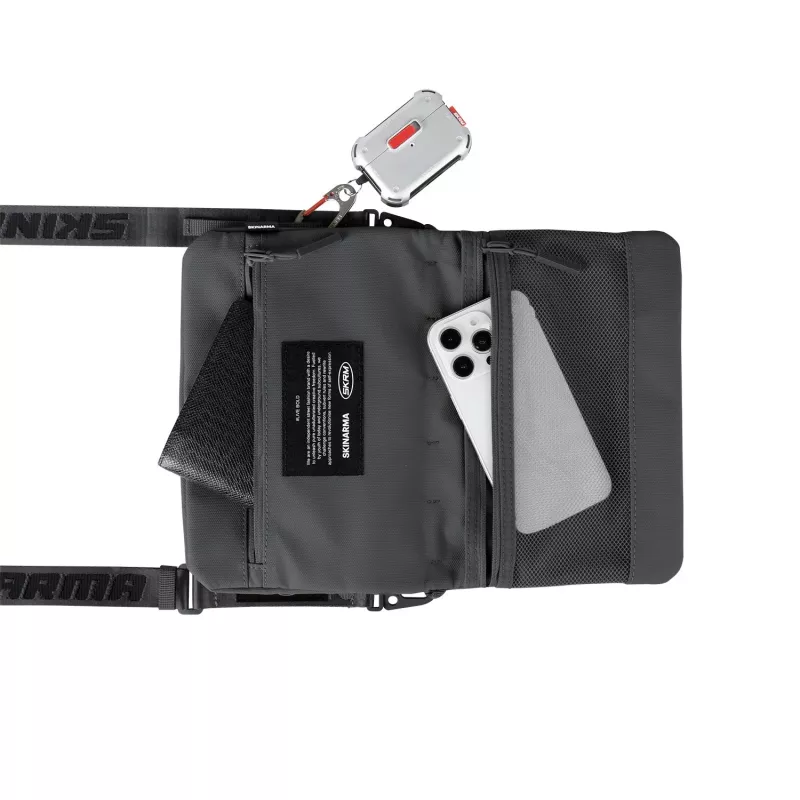 Skinarma Juno Crossbody-laukku tummanharmaa