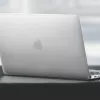 Uniq MacBook Air 13 läpinäkyvä suojakotelo (Combat Series)
