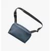 UNIQ Arden Sling 2L musta