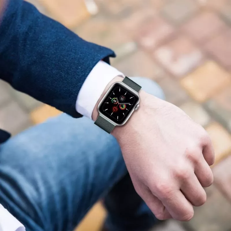 TECH-PROTECT Milanese Loop Apple Watch 4 / 5 / 6 / 7 / 8 / 9 / SE (38 / 40 / 41 mm), Starlight
