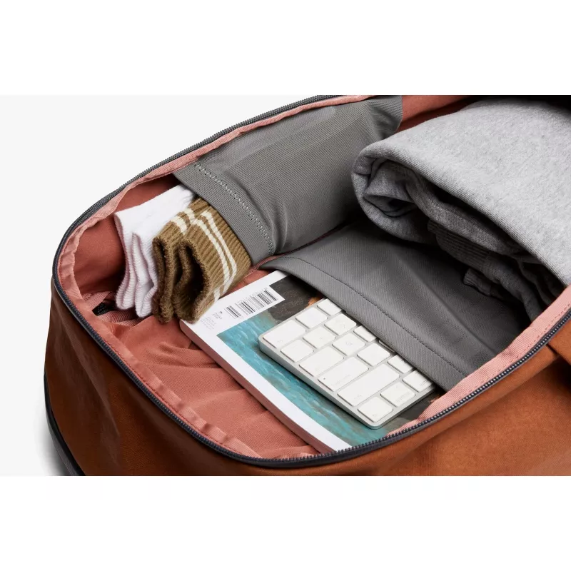 Bellroy Transit Workpack 2nd Edition - 20L reppu kannettavan tietokoneen lokerolla (Bronze)