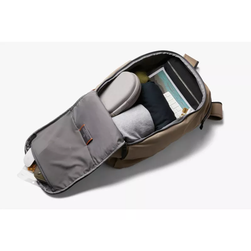 Bellroy Transit Workpack 2nd Edition - 20L reppu kannettavan tietokoneen lokerolla (Stone)