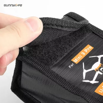SUNNYLIFE akkulaukku DJI Mini 3 Pro / Mini 4 Pro - 3 Li-Po-akulle (musta)