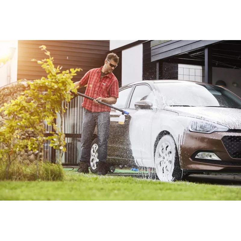 Nilfisk Car Combi Cleaner 2,5 L tiivistetty autoshampoo