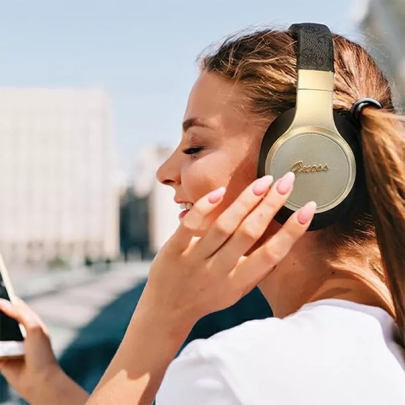 GUESS GUBH604GEMK Bluetooth over-ear-kuulokkeet musta 4G Script