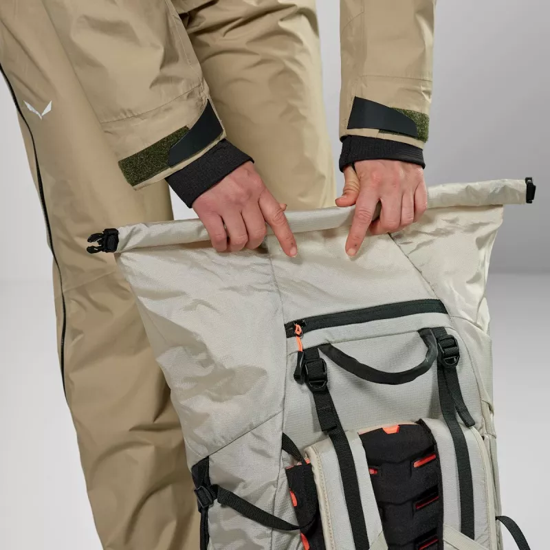 Salewa Puez 32+5L naisten vaellusreppu - Black Out/Oatmeal