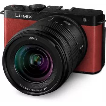Panasonic Lumix DC-S9 täyskennoinen järjestelmäkamera ja Lumix S 20-60mm f/3.5-5.6 -objektiivi, crimson red (DC-S9KE-R)
