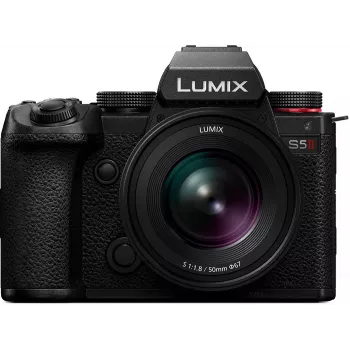 Panasonic Lumix DC-S5 Mark II järjestelmäkamera Lumix S 50mm f/1.8 objektiivilla - musta