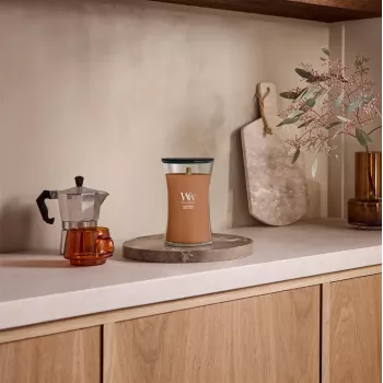 WoodWick Radiant Amber 609,5g tuoksukynttilä puusydämellä, jopa 180 tunnin paloaika, tiimalasilasiastia