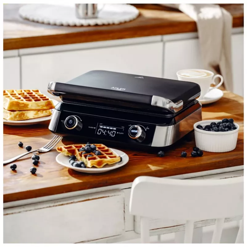Adler AD 3084 vohvelirauta, 2400 W, musta/hopea