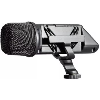 Rode SVM stereovideomikrofoni Rycote-Lyre-ripustuksella