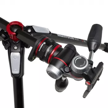 Manfrotto MK055CXPRO33WQR hiilikuitujalusta 3 jalasegmentillä ja XPRO 3-suuntaisella kuulapäällä