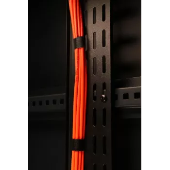 DS-IT pystysuuntainen kaapelinhallintahylly 18U - DS-CABLETRAY-18U