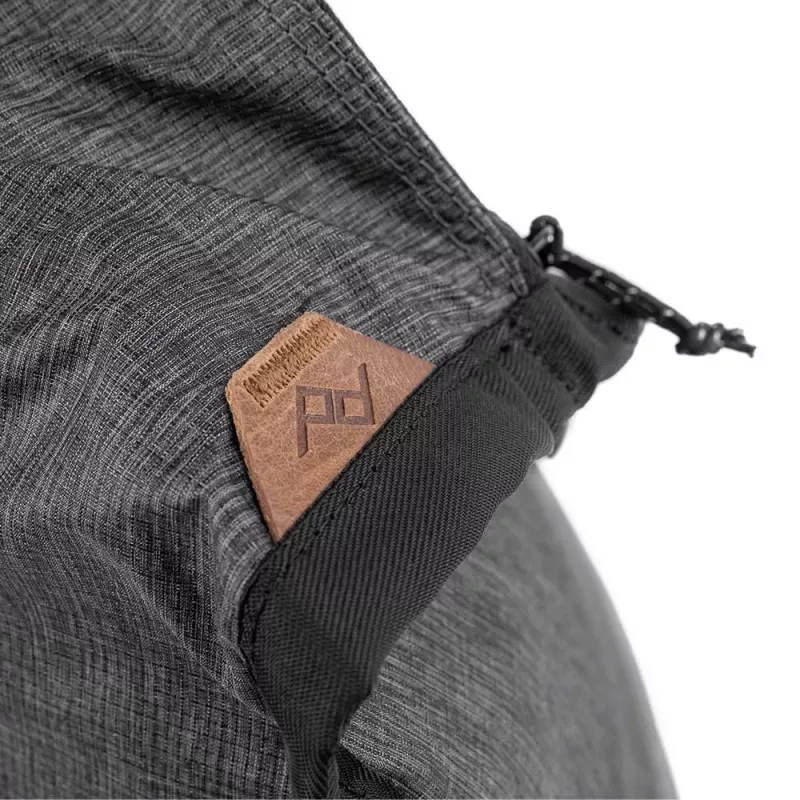 Taitettava kantolaukku Peak Design Packable Tote, Charcoal (BPT-CH-2)