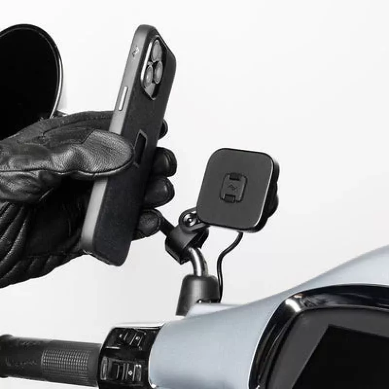 Moottoripyörän peilikiinnitin latausominaisuudella Peak Design Mobile (M-MM-AK-BK-1)