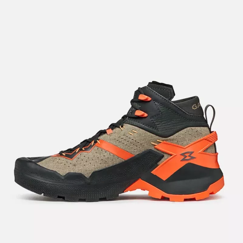 Garmont 9.81 Onyx Mid GTX approach-kengät - Raven Black/Pale Beige - EU 42.5