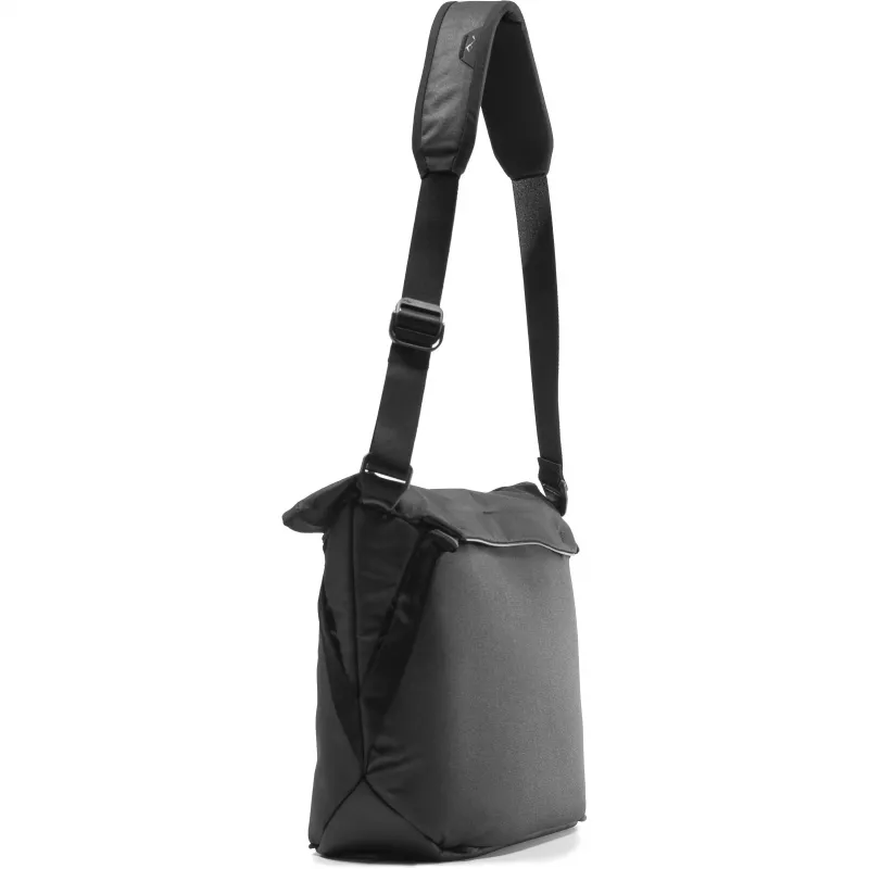 Peak Design Everyday Tote 15L musta
