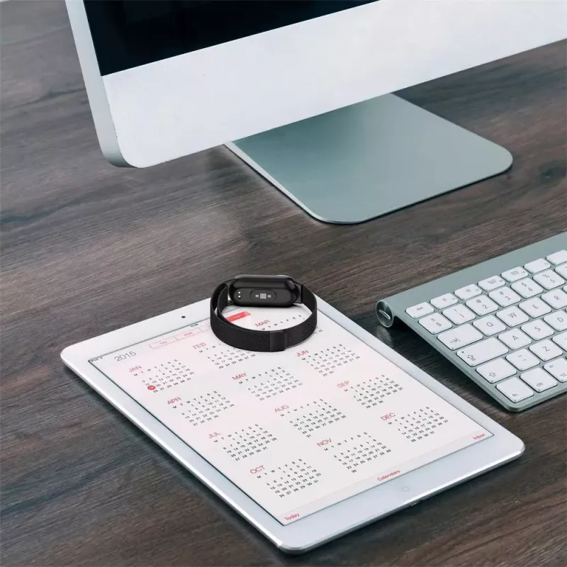 Tech-Protect MilaneseBand ruostumattomasta teräksestä valmistettu ranneke Xiaomi Smart Band 8 -rannekkeelle, ruusukulta