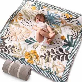 Momcozy Green Forest -leikkimatto lattialle