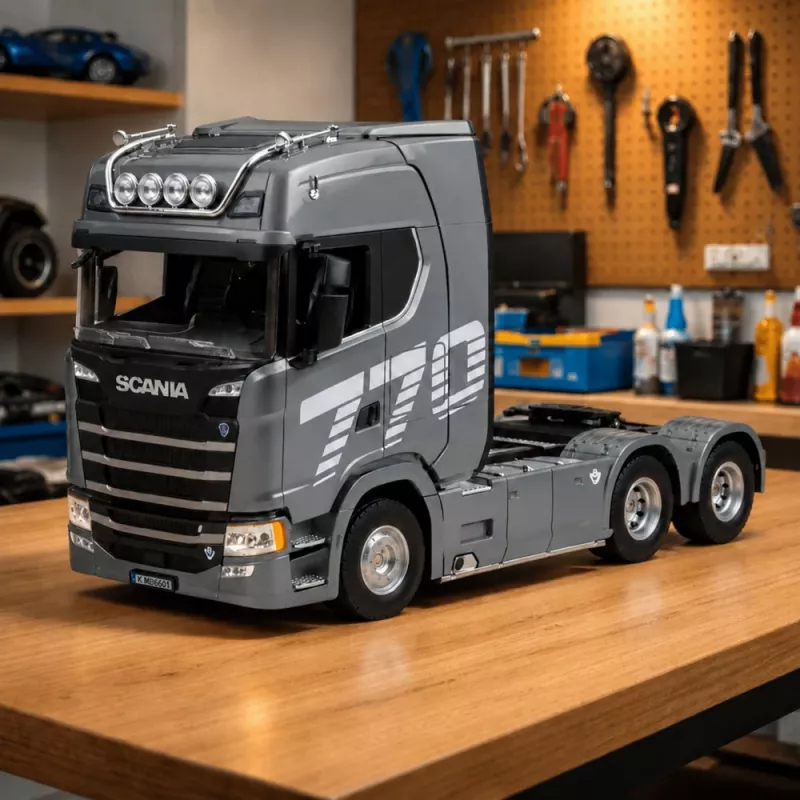 HUINA 32329 Scania 1:18 6-kanavainen RC vetoauto harmaa hopea