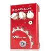 TC Helicon Mic Mechanic 2 laulu-efektipedaali kaikulla, echolla, sävelkorkeuden korjauksella ja Adaptive Tone -toiminnolla